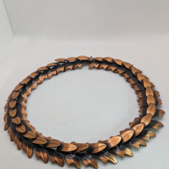 Mid Century Modern Modernist Copper Cascading Leaves Necklace - Picture 5 of 10
